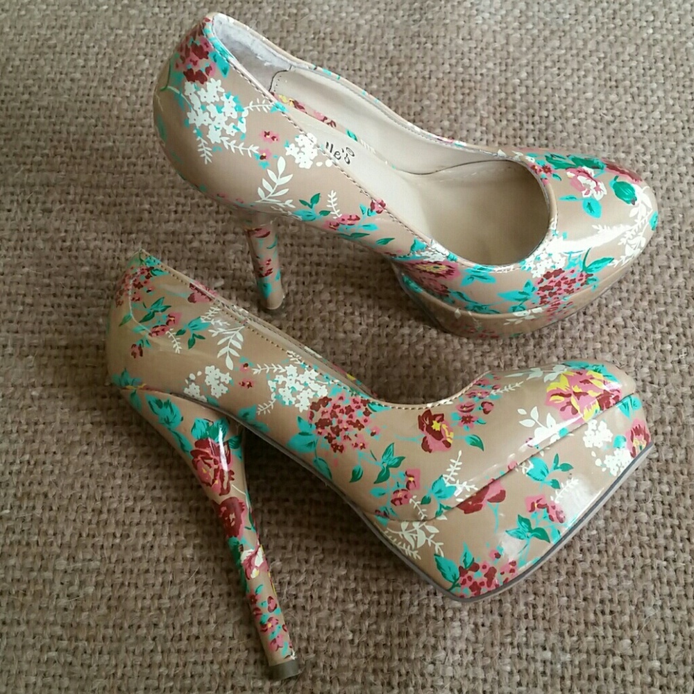 Breckelle's  heels